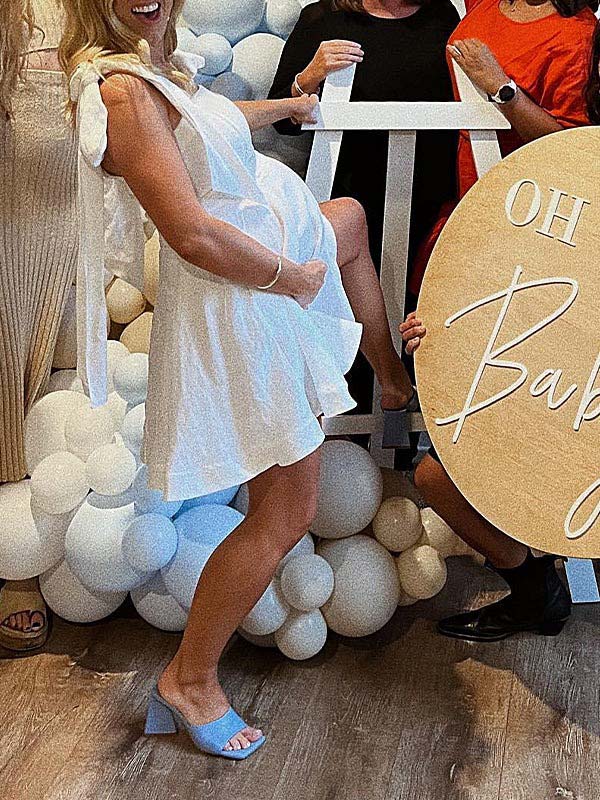 Vestido Mini de Maternidad con Lazo en el Cuello y Espalda Sin Espalda para Baby Shower