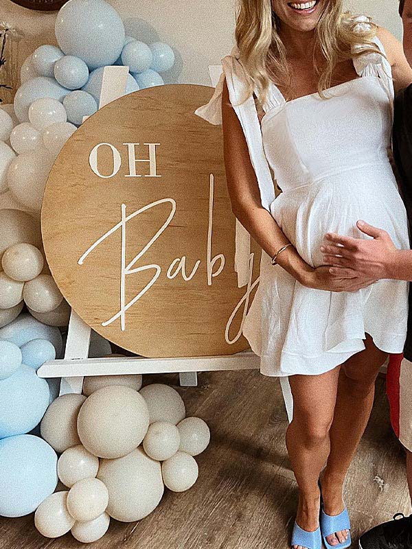 Vestido Mini de Maternidad con Lazo en el Cuello y Espalda Sin Espalda para Baby Shower