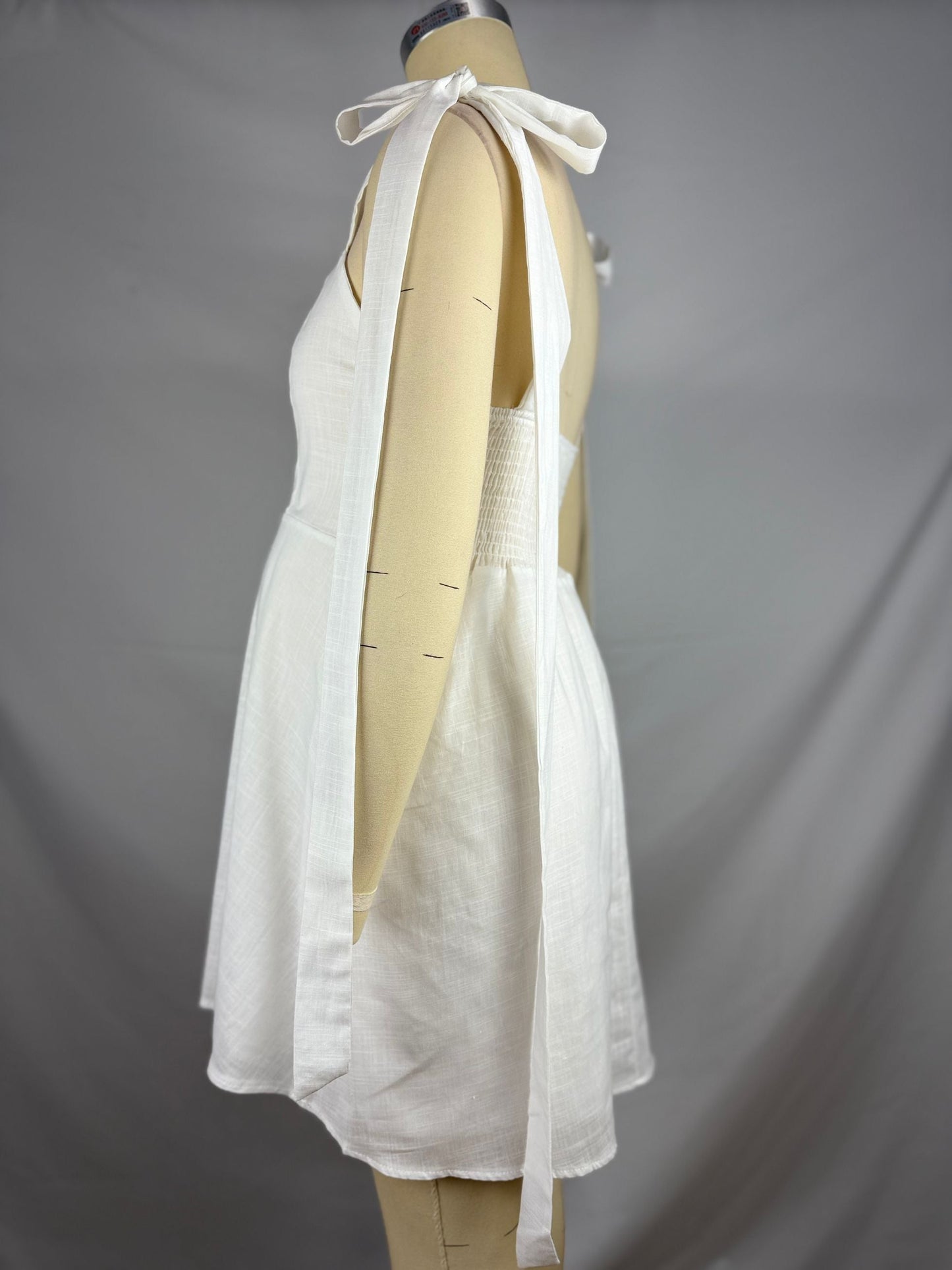 Vestido Mini de Maternidad con Lazo en el Cuello y Espalda Sin Espalda para Baby Shower